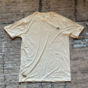 Tracksmith strata performance t shirt - silver - men Sz M - rare sold out